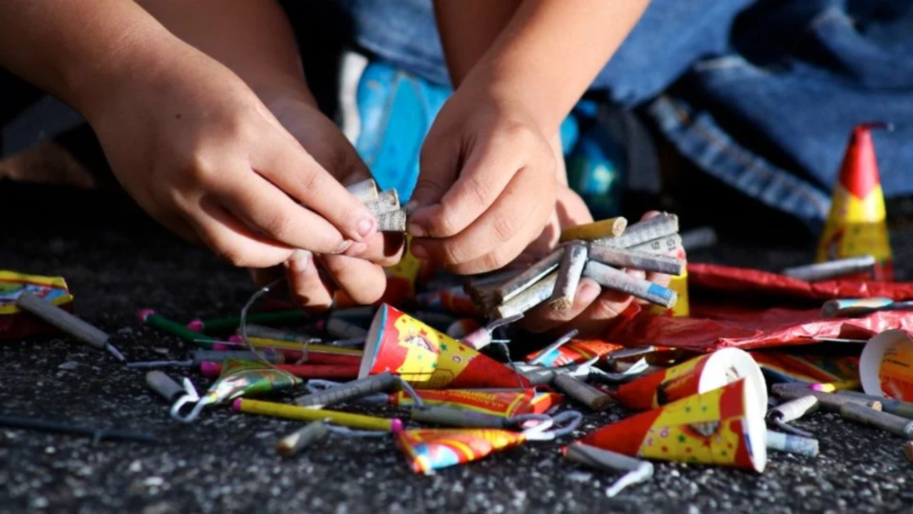 Niño de 6 años pierde la vida tras ingerir la pólvora de sus cohetes