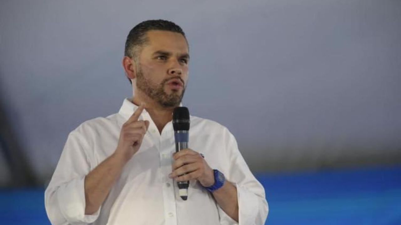 Suspenden orden de captura contra David Chávez