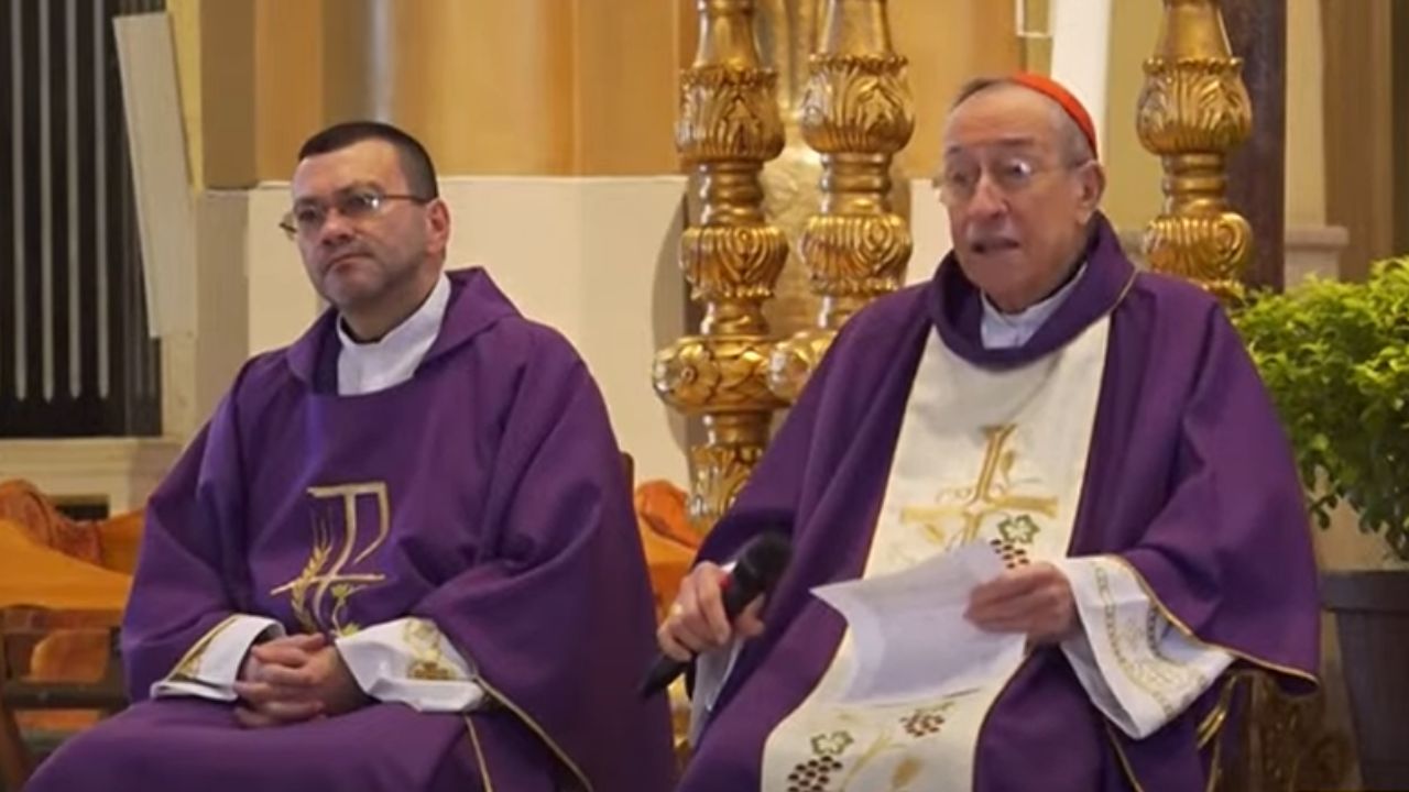'Falsos líderes que se creen dioses van a caer': Iglesia católica