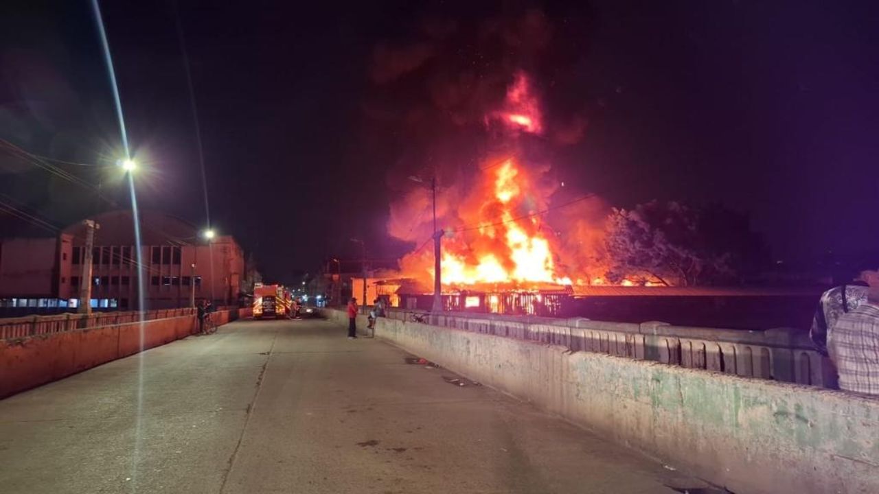 Incendio en Mercado Las Américas de Comayagüela consume más de 50 puestos