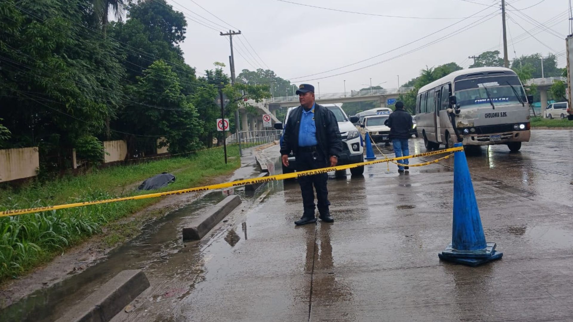 Cuando esperaba bus, hombre es asesinado por sicario en San Pedro Sula