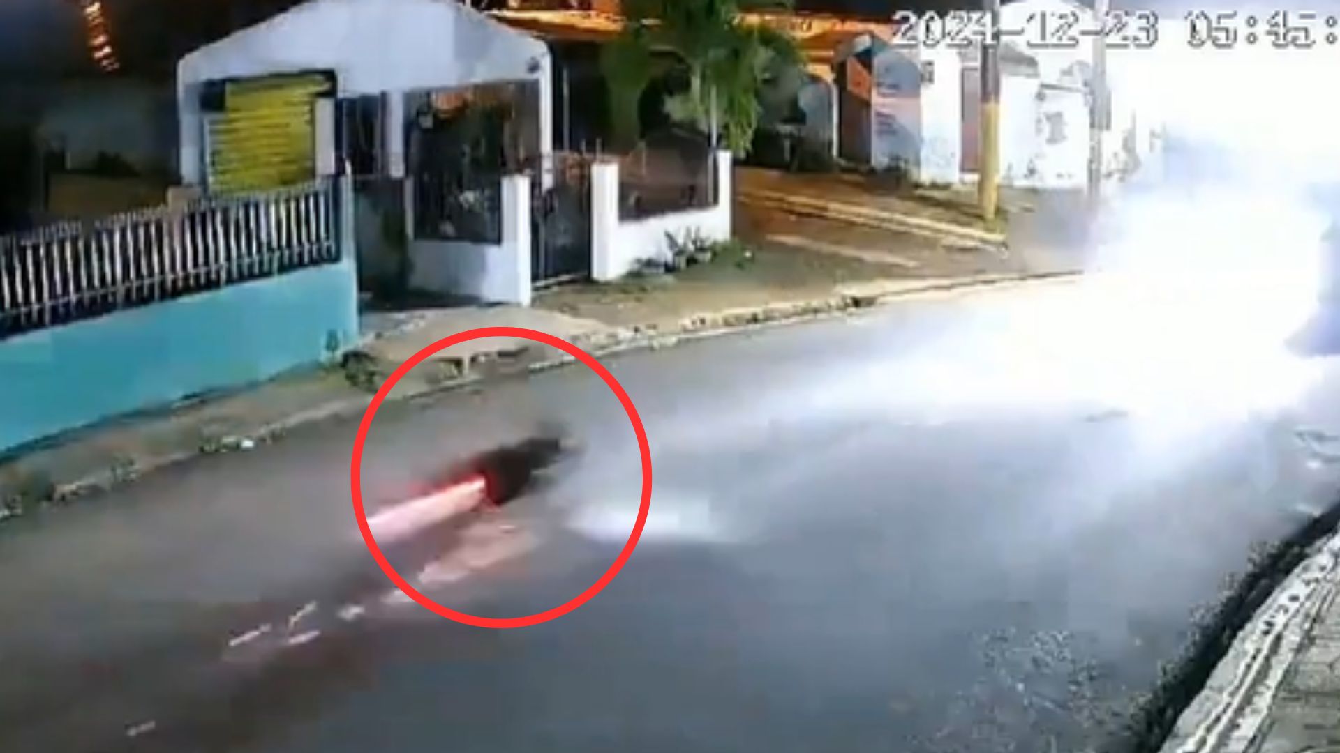 Video capta momento en que motociclista muere en accidente vial