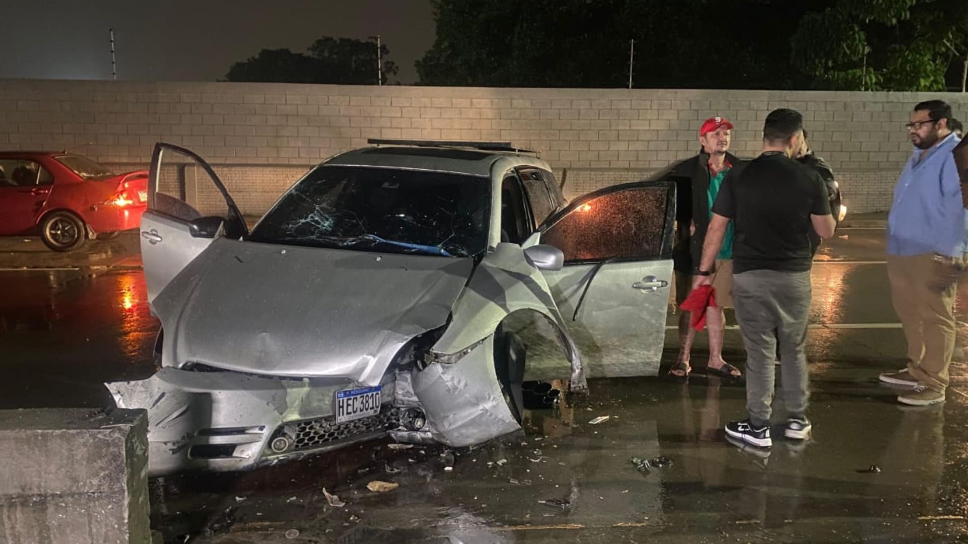 Joven muere en aparatoso accidente vial en San Pedro Sula; su acompañante se dio a la fuga