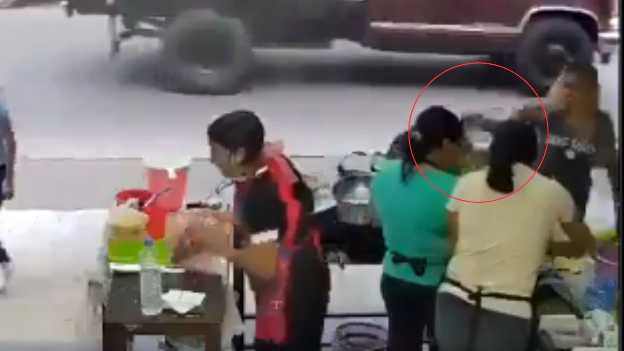 Vídeo: mujer le tira aceite hirviendo a trabajadora tras un desacuerdo