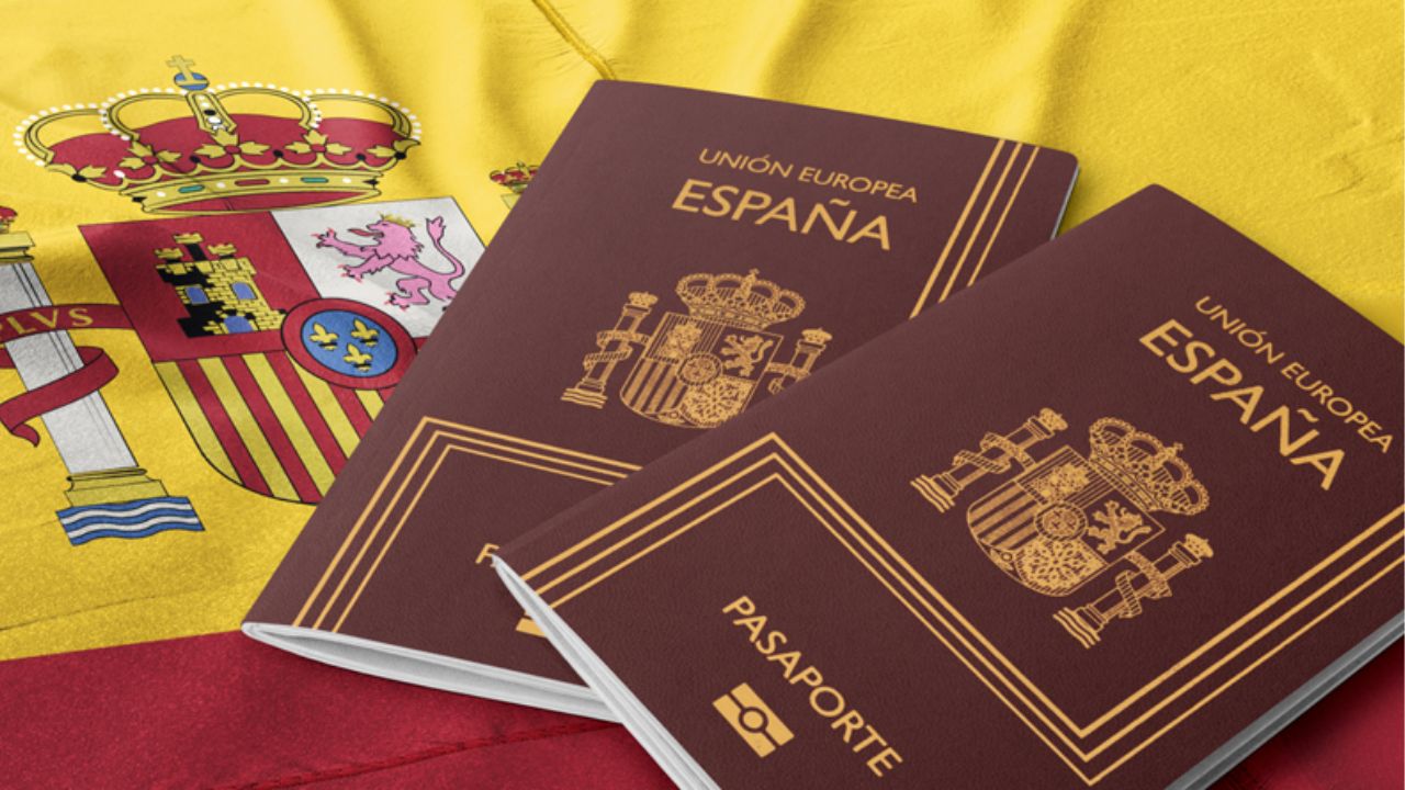 Así puedes adquirir la nacionalidad española 'automáticamente' en 2025