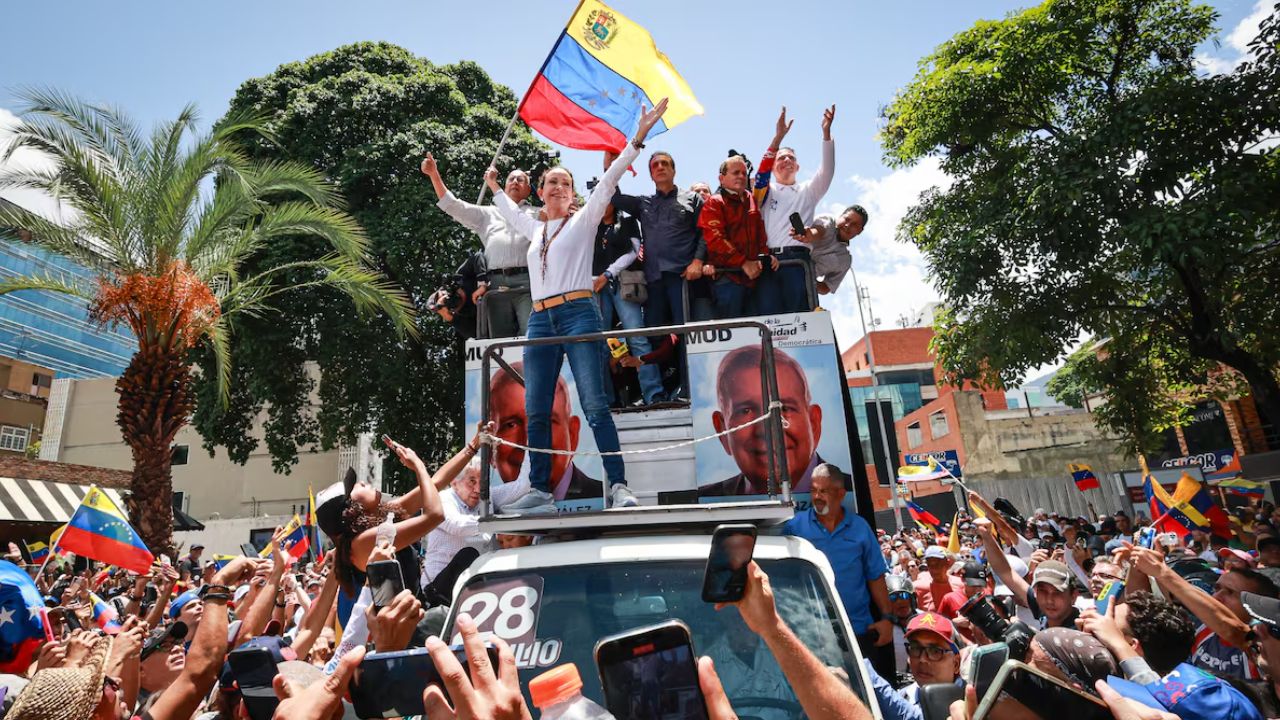 Oposición venezolana llama a las calles de cara a toma de posesión de Maduro