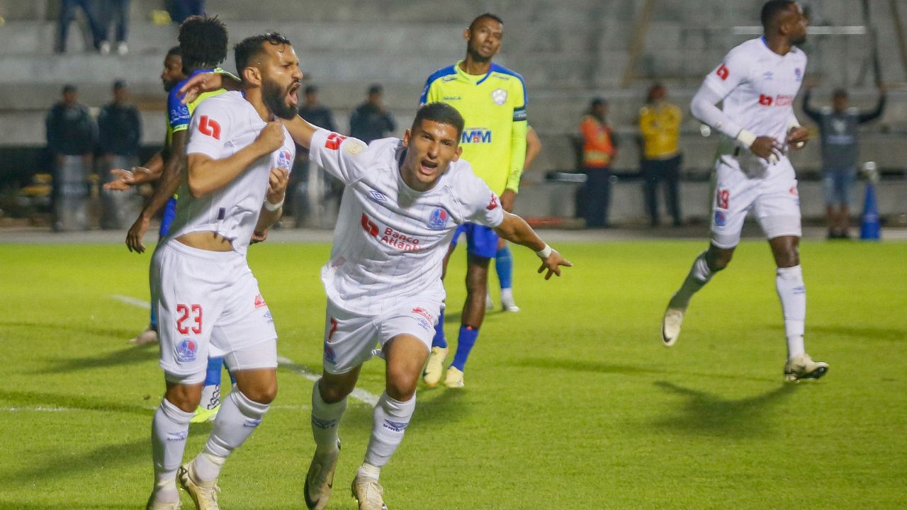 Olimpia, primer finalista del Apertura 2024 al golear a los Potros en las semifinales