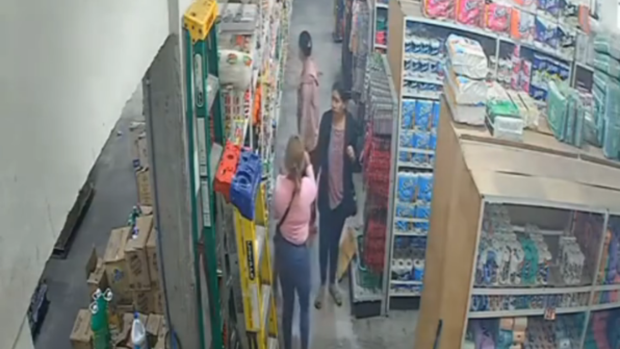 Video exhibe a tres mujeres robando en una abarrotería de Choloma