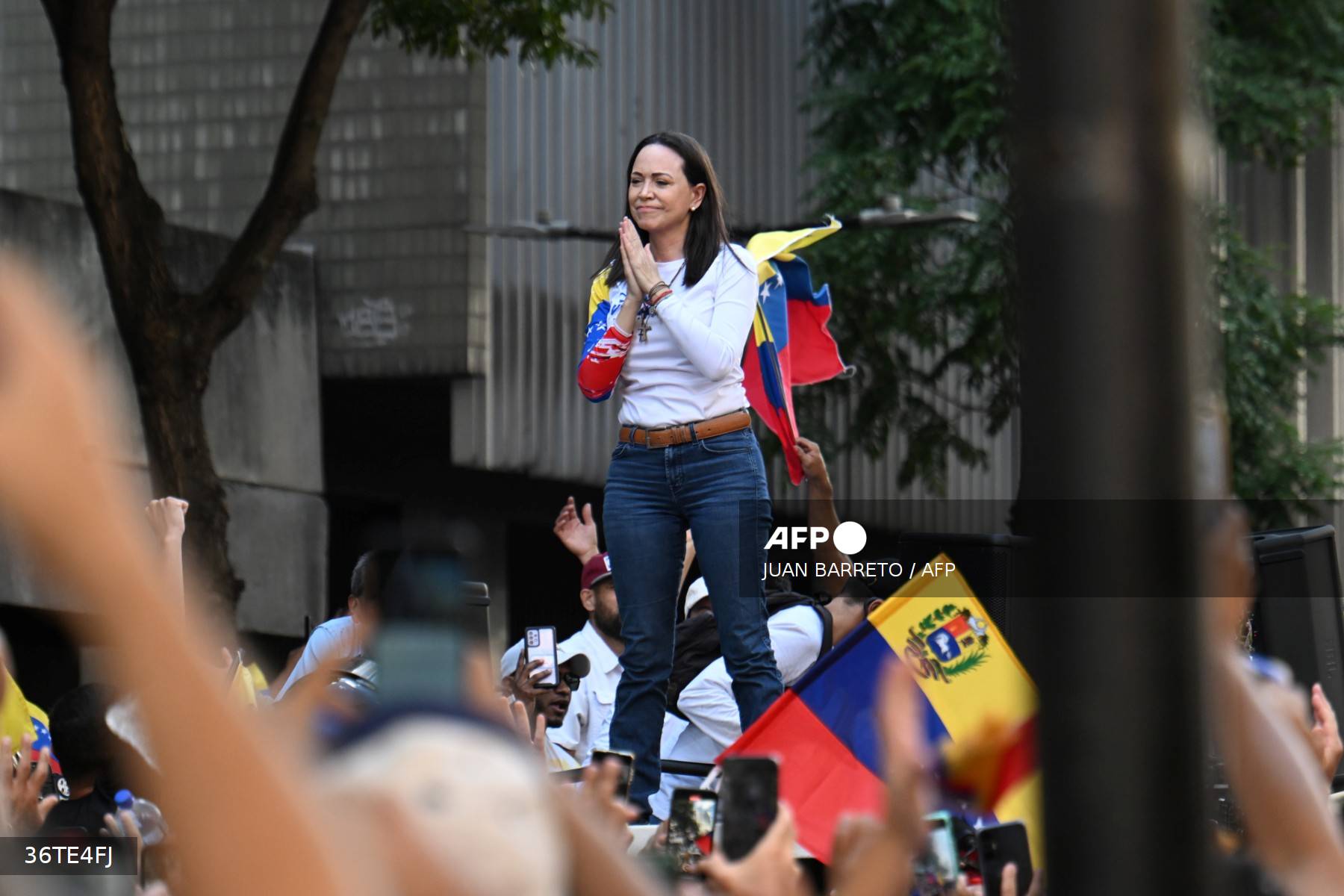María Corina Machado reaparece en una protesta en Caracas tras 133 días de clandestinidad