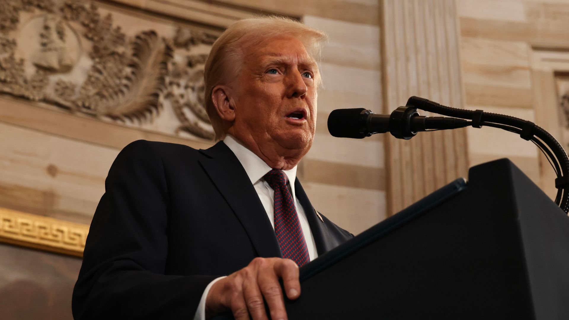 Imagen de Trump promete retomar el canal de Panamá y rebautizar el golfo de México