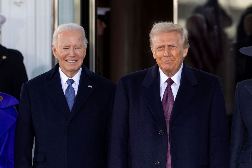 Joe Biden y Donald Trump en la Casa Blanca.