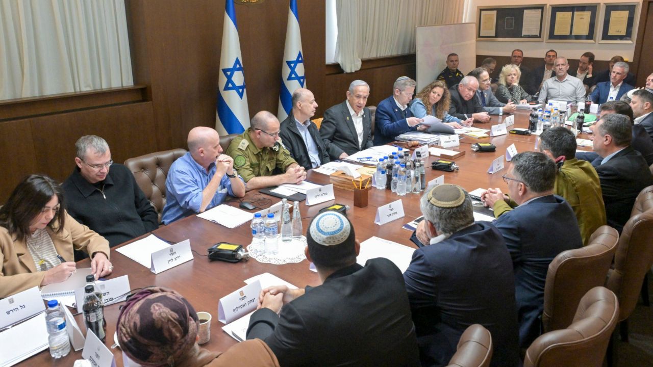 Gobierno israelí aprueba acuerdo de alto el fuego e intercambio de rehenes con Hamás