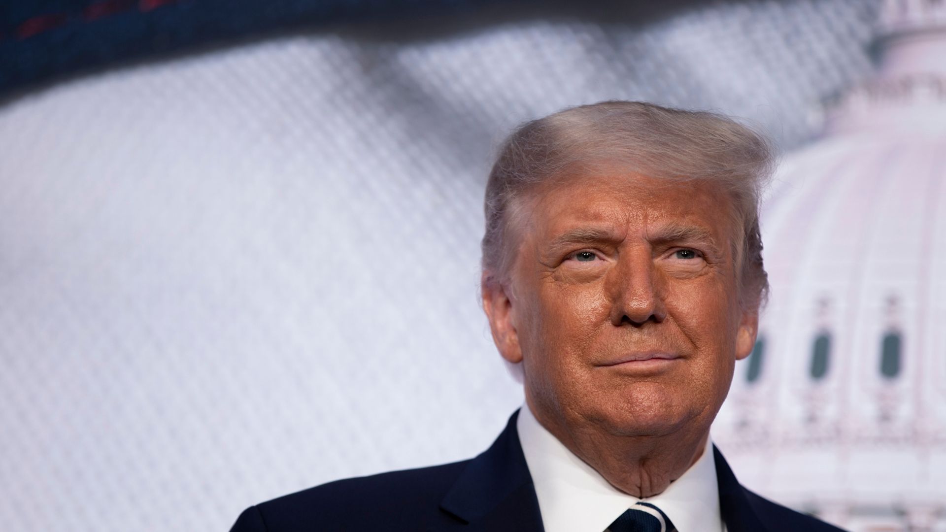 Imagen de Un juez federal bloquea la orden de Trump de acabar con la ciudadanía por nacimiento