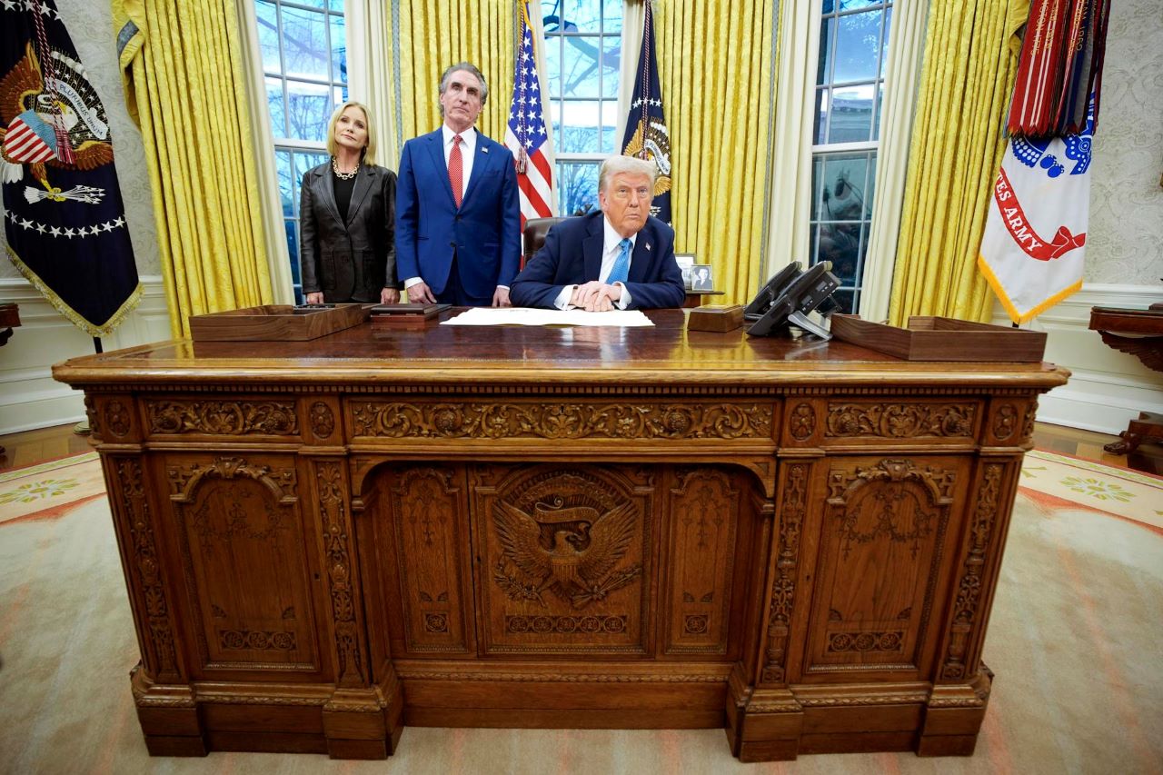Trump asegura que no permitirá compras de petróleo a Venezuela