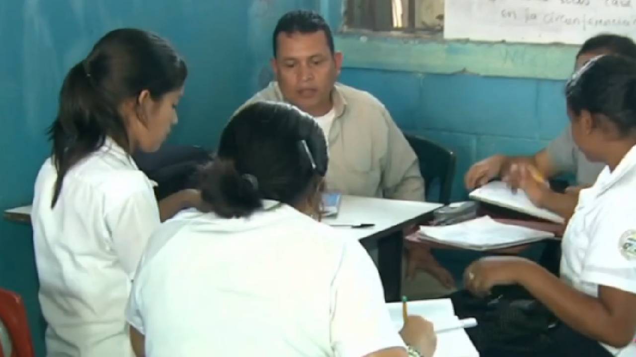Daniel Esponda confirma: evaluación escolar en Honduras será 50% examen y 50% acumulativo