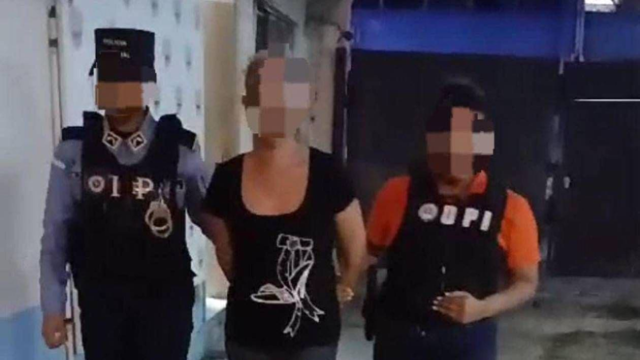 Estos cargos enfrenta la mujer que intentó quemar vivo a su padre en San Pedro Sula