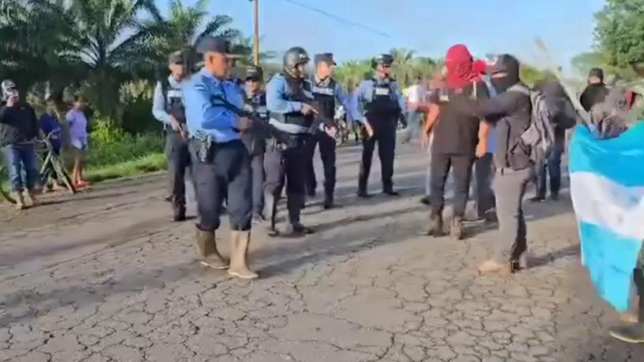 Personas heridas dejan enfrentamientos en protestas en Colón