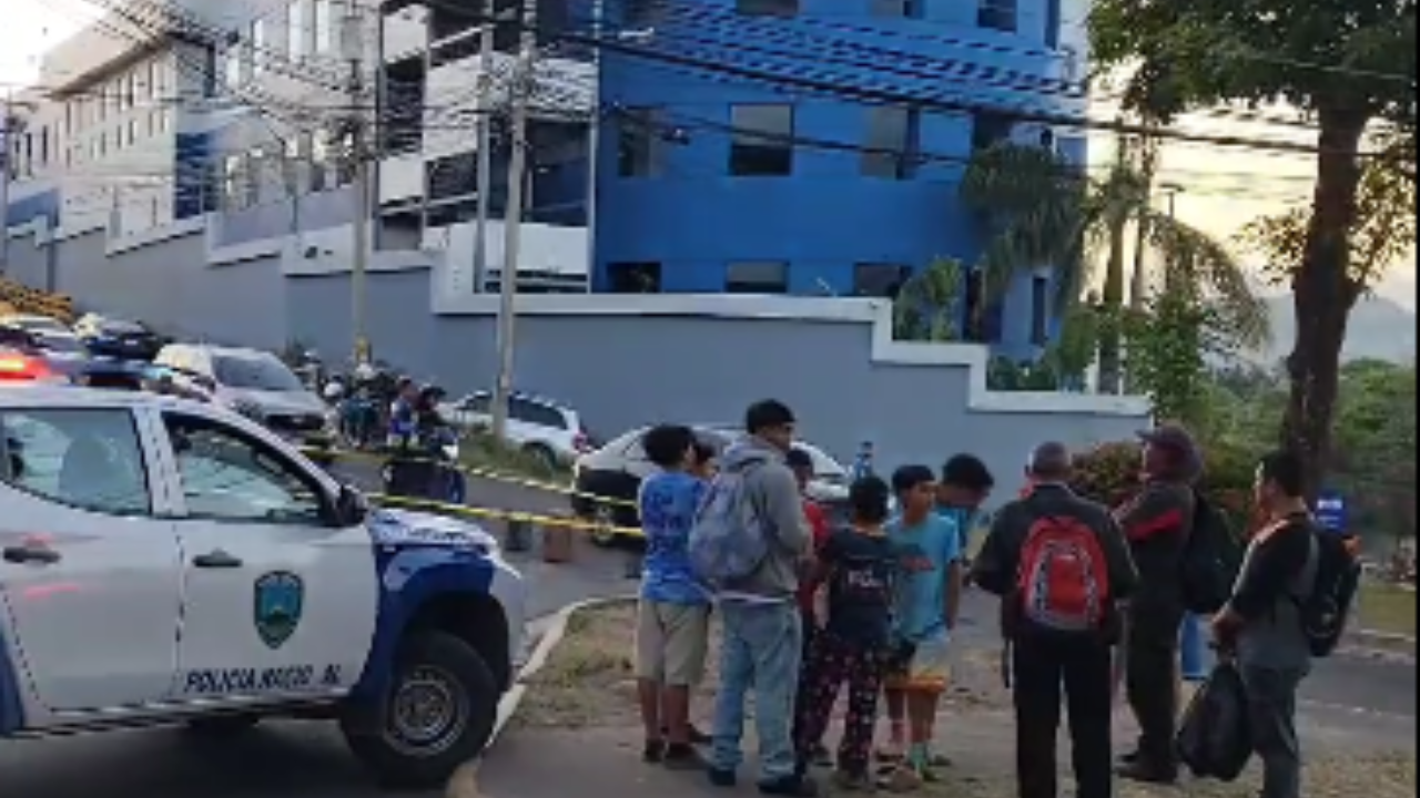Hondureño muere al caer de un vehículo en marcha en la capital