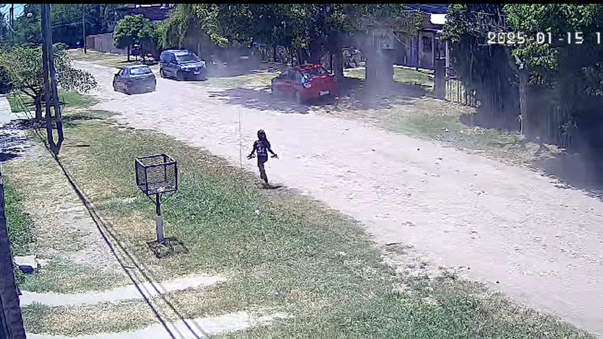 Imagen de 'Mami, auxilio': video capta momento en que hombre intenta abusar de una niña