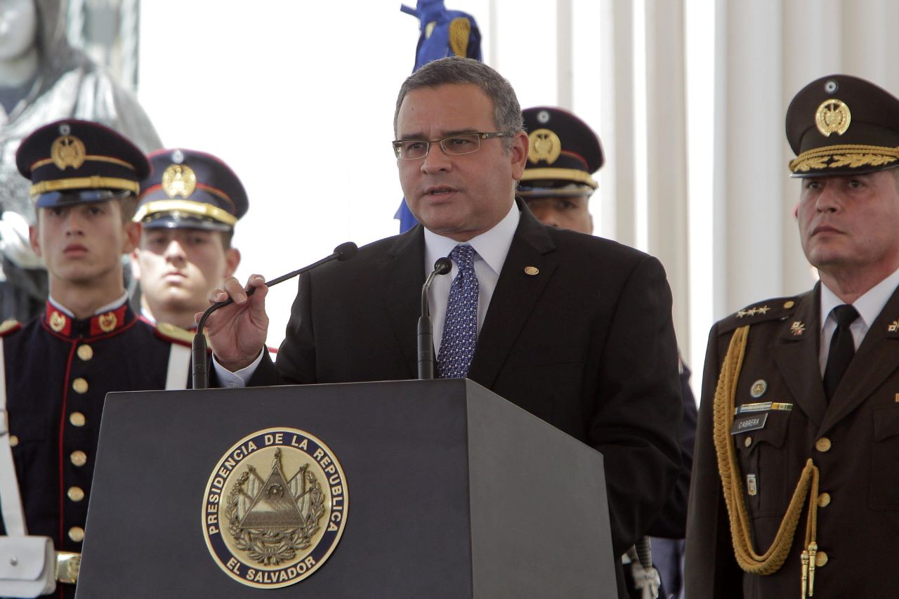 ¿Quién fue el expresidente salvadoreño que murió en Nicaragua? ¿Por qué estaba en el exilio?