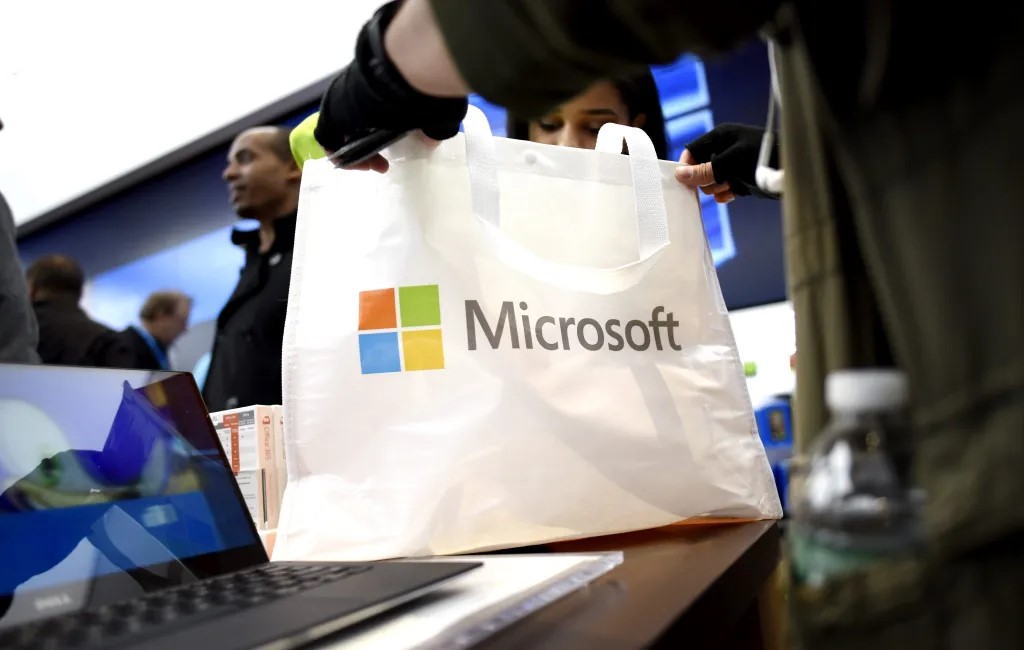 Microsoft planea invertir 80.000 millones de dólares en centros de datos para entrenar IA
