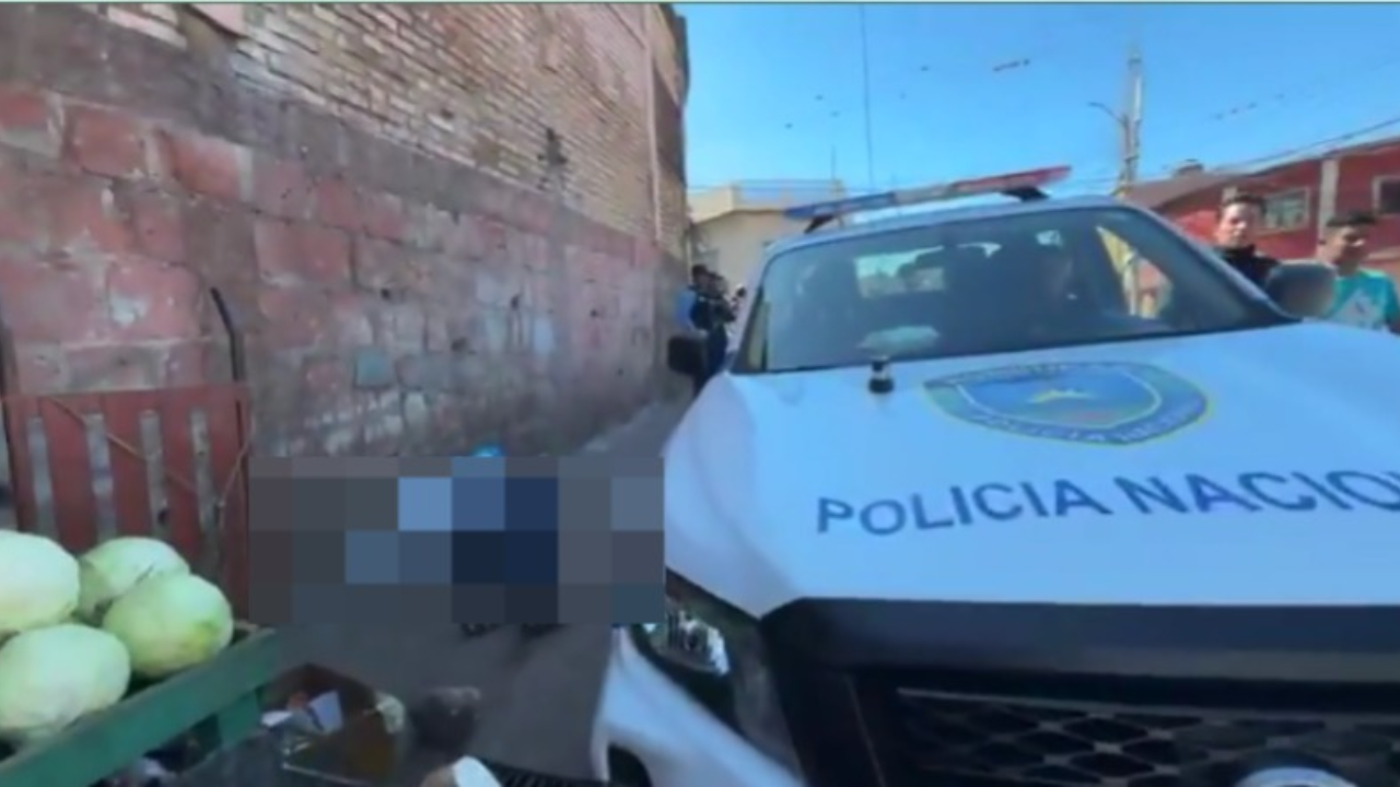 Mientras esperaba bus, hombre muere de fulminante infarto en Comayagüela