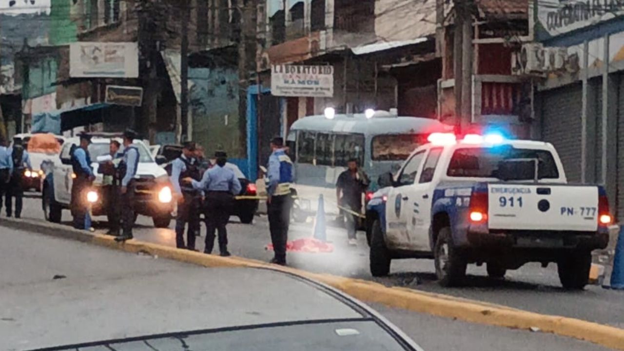 Mujer que iba a trabajar muere arrollada por conductor que huyó del lugar en Comayagüela