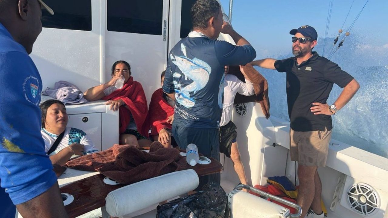 Sanas y salvas hallan a personas desaparecidas tras naufragio en Cayos Cochinos