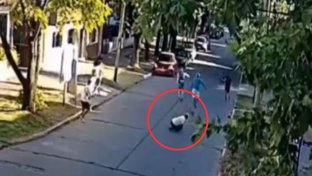 VIDEO: Hombre mata con cuchillo de carnicería a repartidor de comida