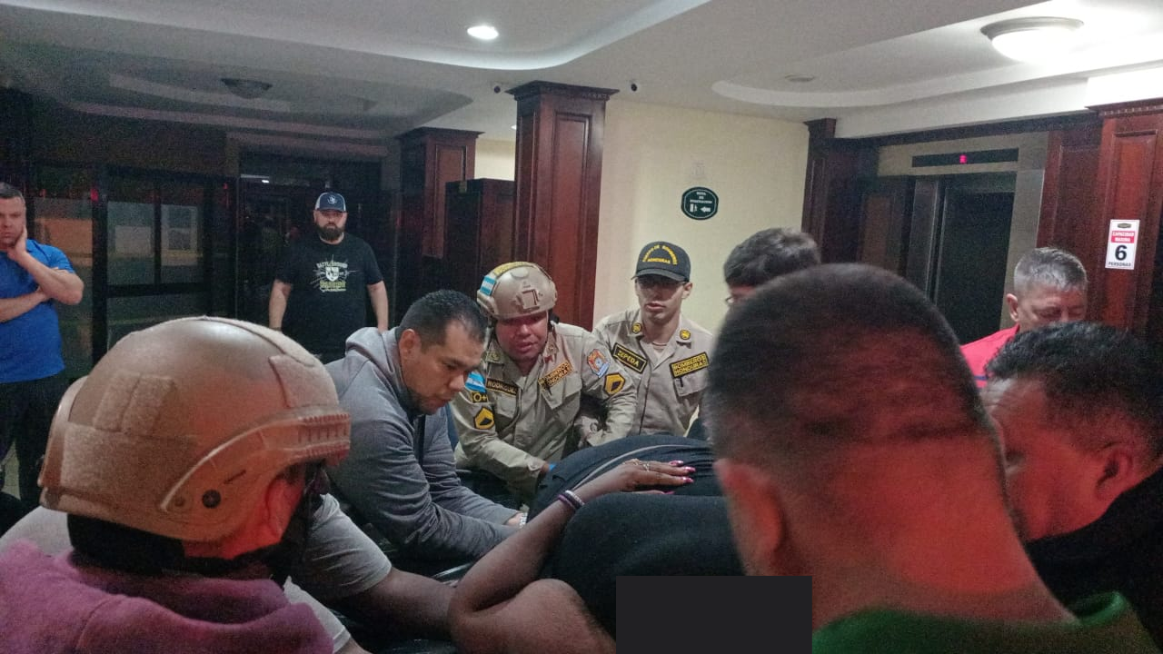 Se desploma elevador con varias personas adentro en hotel de Tegucigalpa