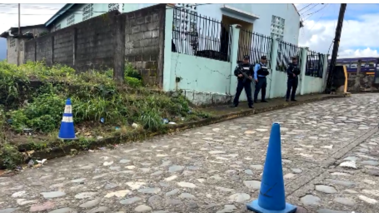 Imagen de 'Su cuerpo quedó en el muro de la iglesia': hombre es asesinado a balazos en La Ceiba