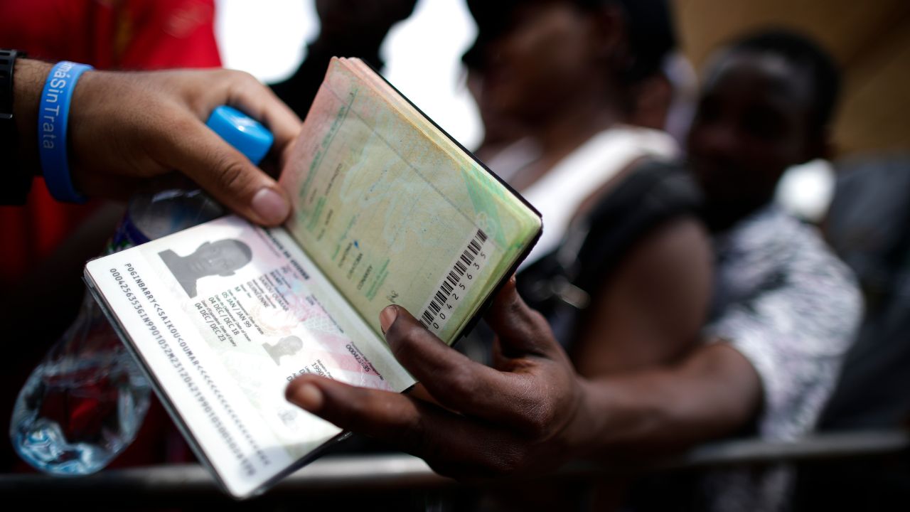 Estados Unidos suspende la emisión de visas en su consulado en Bogotá