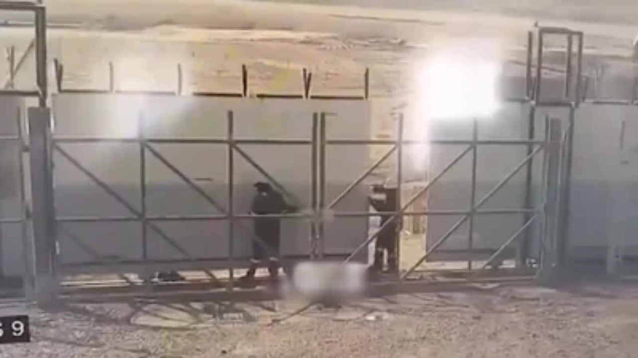 Video: trabajador muere al ser aplastado por portón metálico