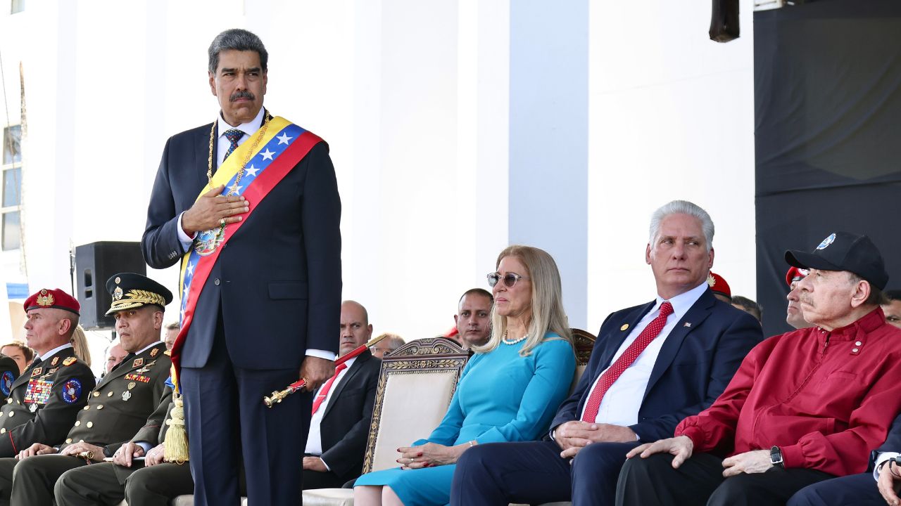 Maduro dice que se prepara con Cuba y Nicaragua para 'tomar las armas', de ser necesario