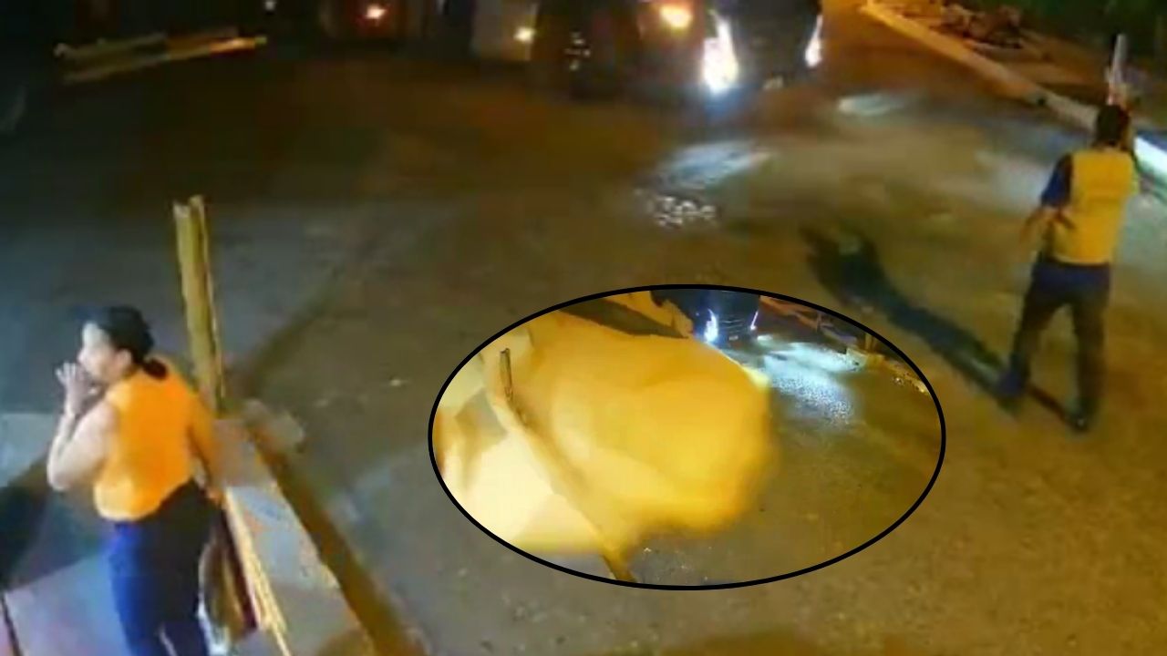 Imagen de Graban volcamiento de pesado camión cargado de maíz; ocurrió en este lugar