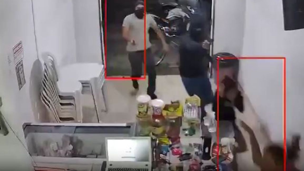 Imagen de VIDEO: encapuchados no perdonan y matan a mujer pese a gritos de angustia de su hija