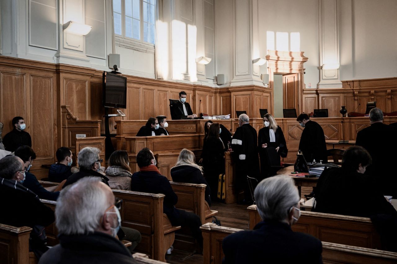 A juicio un cirujano francés por casi 300 casos de abuso a menores