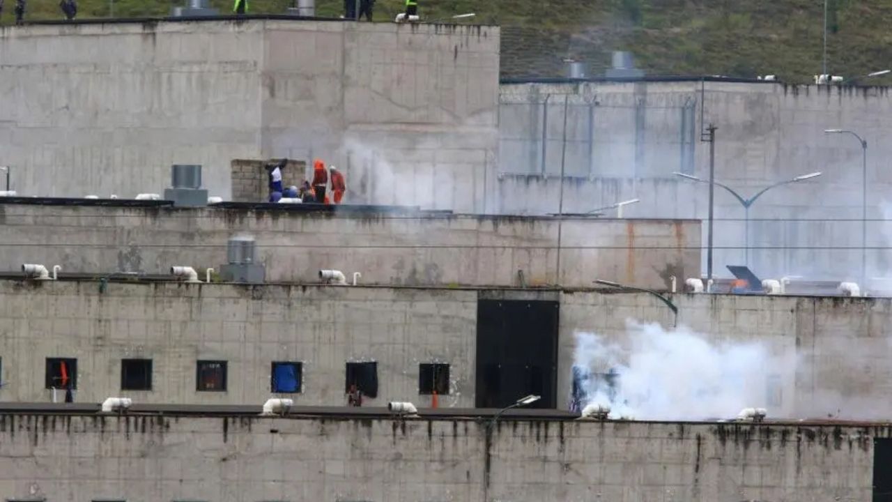 Imagen de La cárcel de Noboa al 'estilo Bukele' se erige en Ecuador ante rechazo de comunidad local