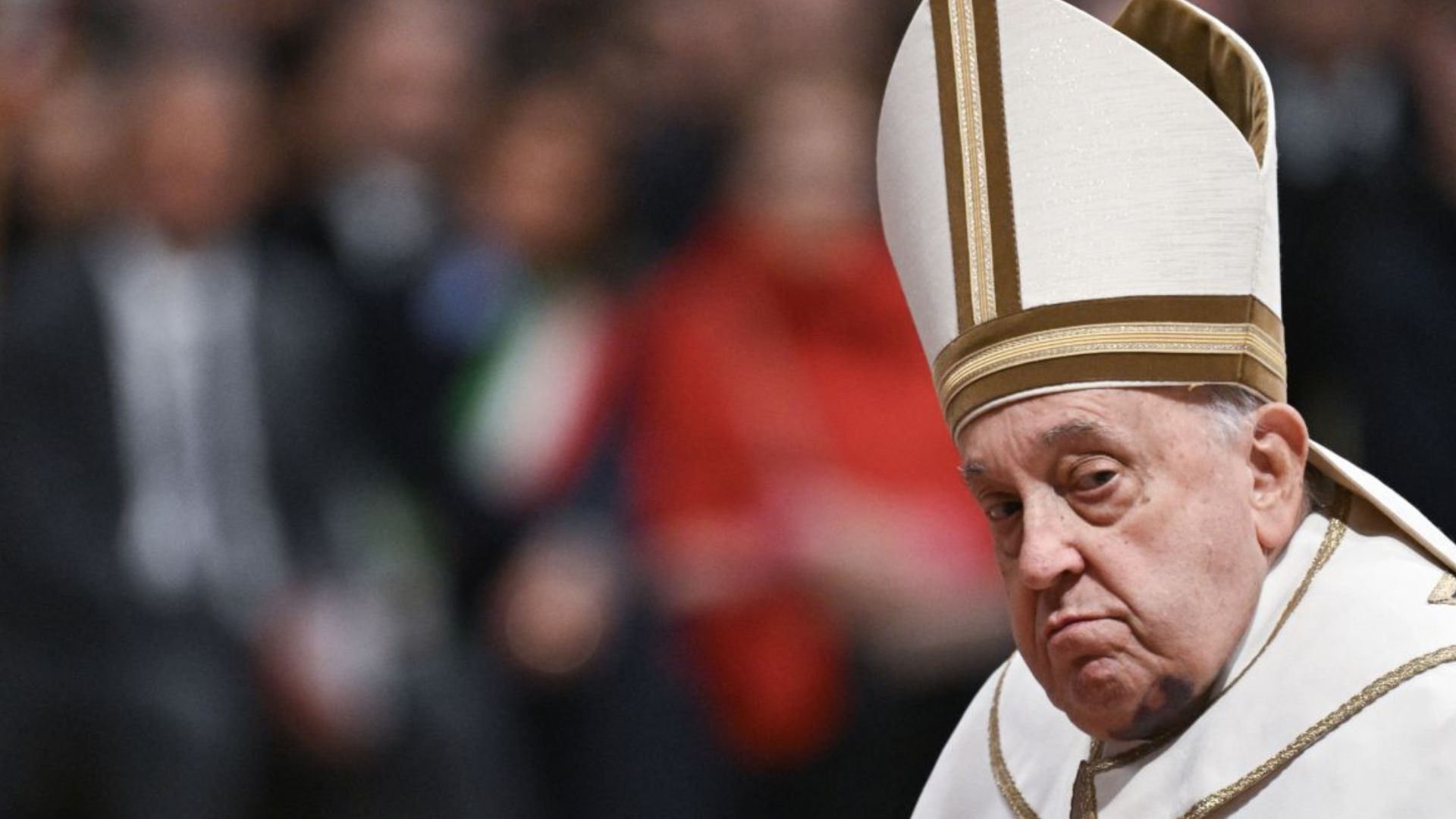 El papa sale de la fase crítica tras estar hospitalizado por problemas respiratorios