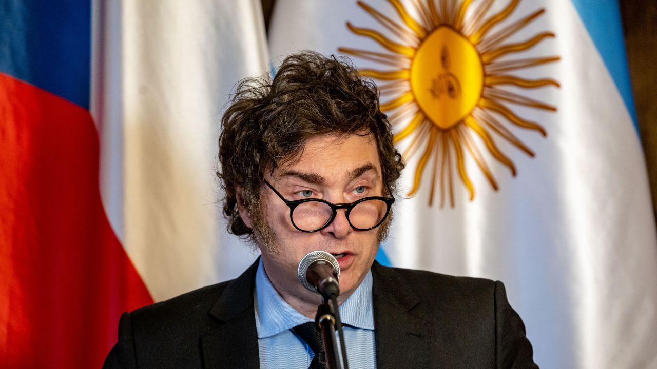 Oficina Anticorrupción argentina investigará a Milei y su gabinete por el 'criptofiasco'