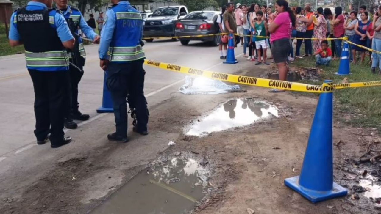 ‘¡Ay Padre, mi hijo!’: madre llora a su hijo de siete años atropellado por policía militar hondureño