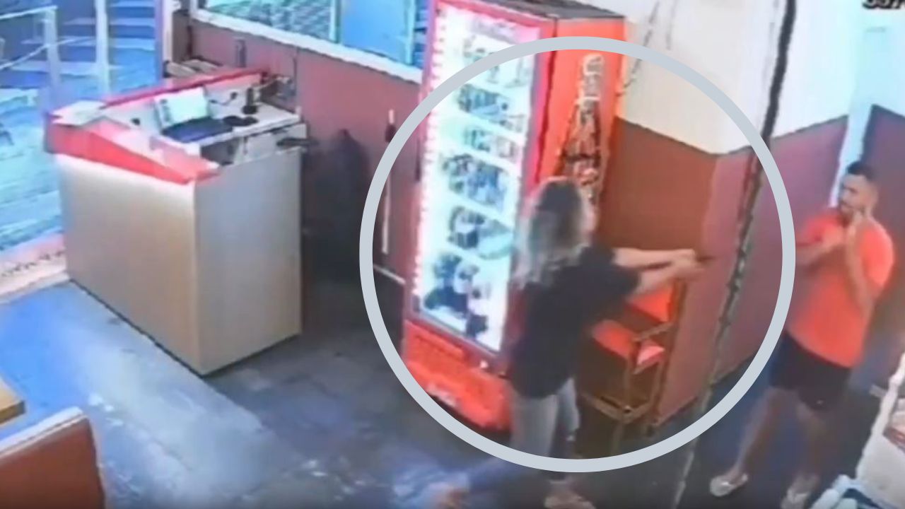VIDEO: Mujer llega a negocio que compartía con su exmarido y lo ataca a disparos