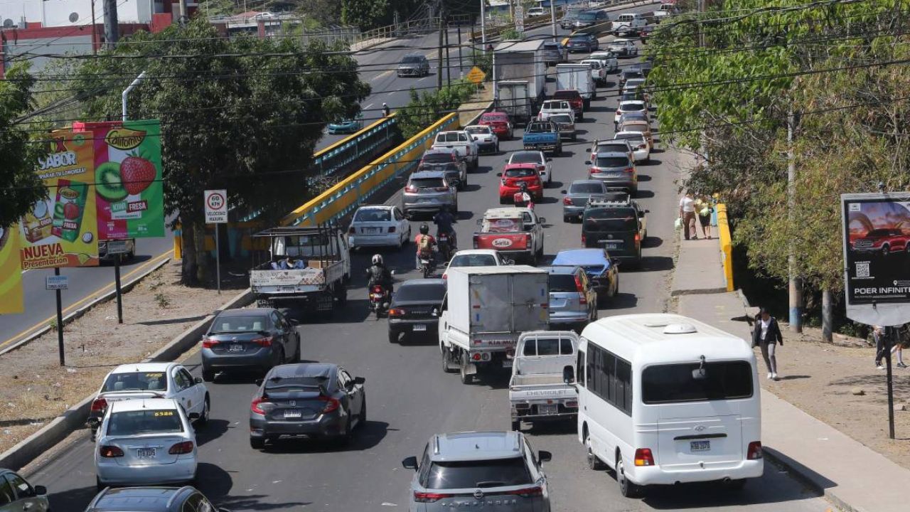 Tráfico en la capital hondureña aumenta: Más de 600 mil vehículos circulan a diario