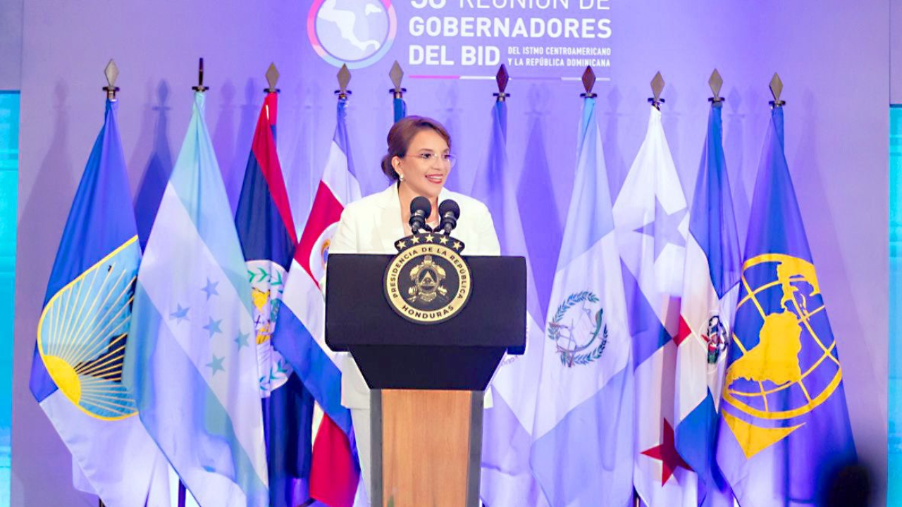 Presidenta de Honduras dice que créditos no deben estar condicionados a acuerdos con el FMI