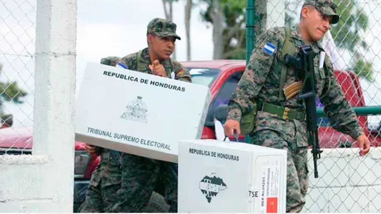 Fuerzas Armadas asumen custodia del material electoral en Honduras en medio de dudas sobre transparencia