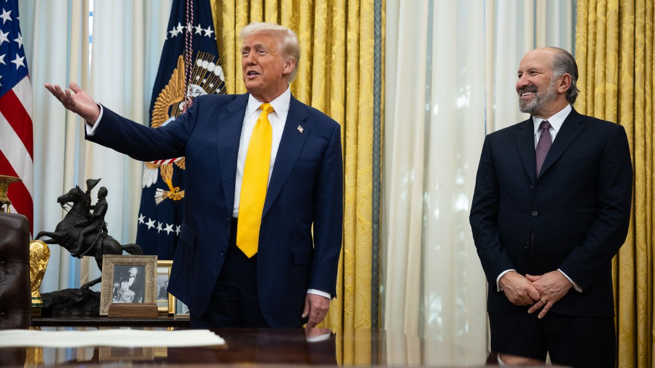 Trump amenaza con restringir el acceso a tecnología de Estados Unidos a países como Cuba y Venezuela