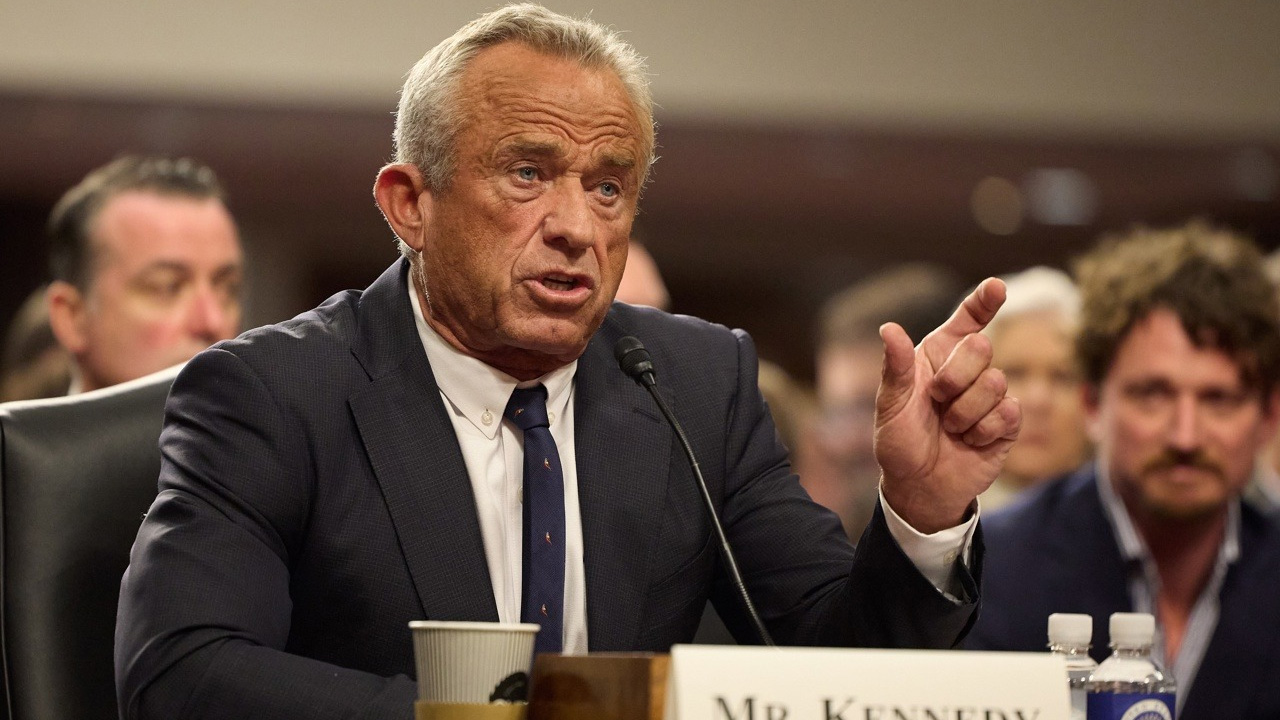 El Senado de EE.UU. confirma a Robert F. Kennedy Jr. como secretario de Salud