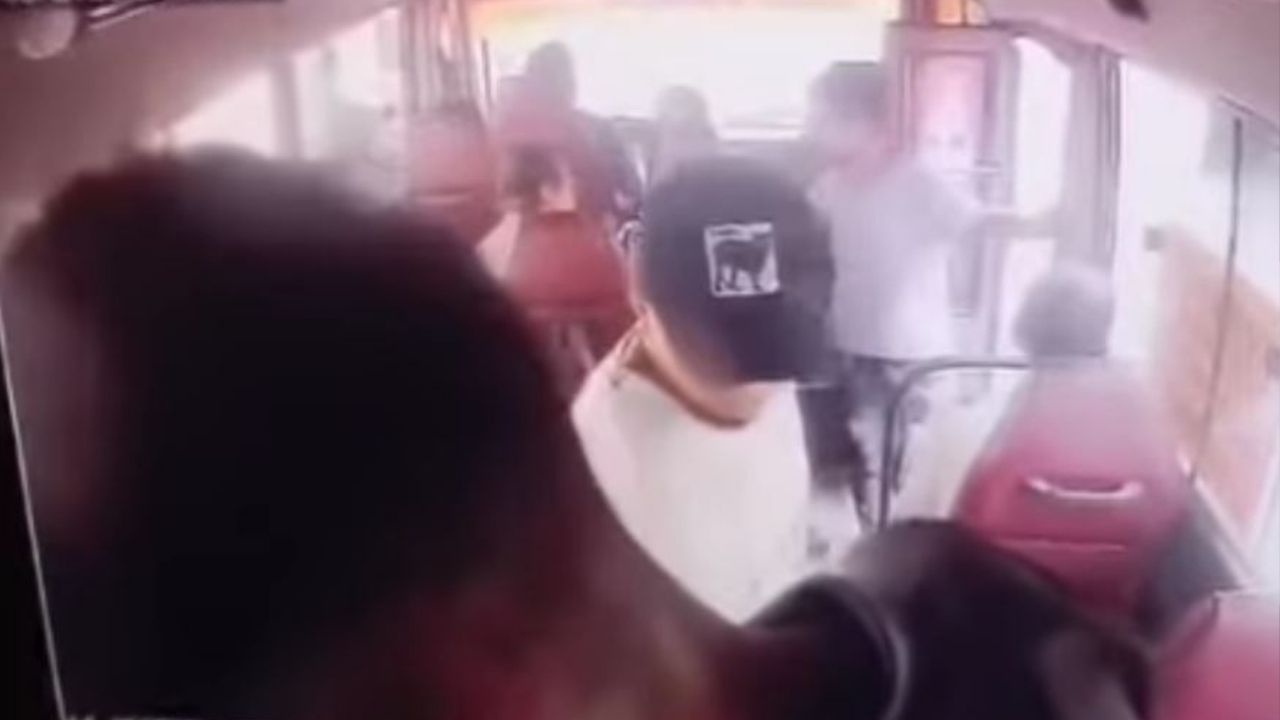 'Con puñal', video cómo jóvenes robaron en bus en Comayagüela
