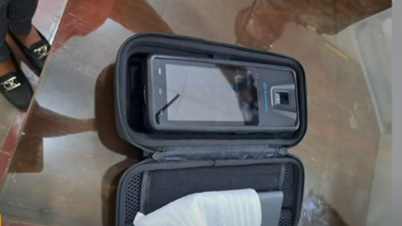 Hallan lector biométrico usado en primarias abandonado en Choluteca