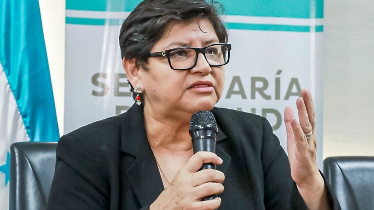 Ministra de Salud destaca adquisición de tomógrafo a un costo de L17 millones